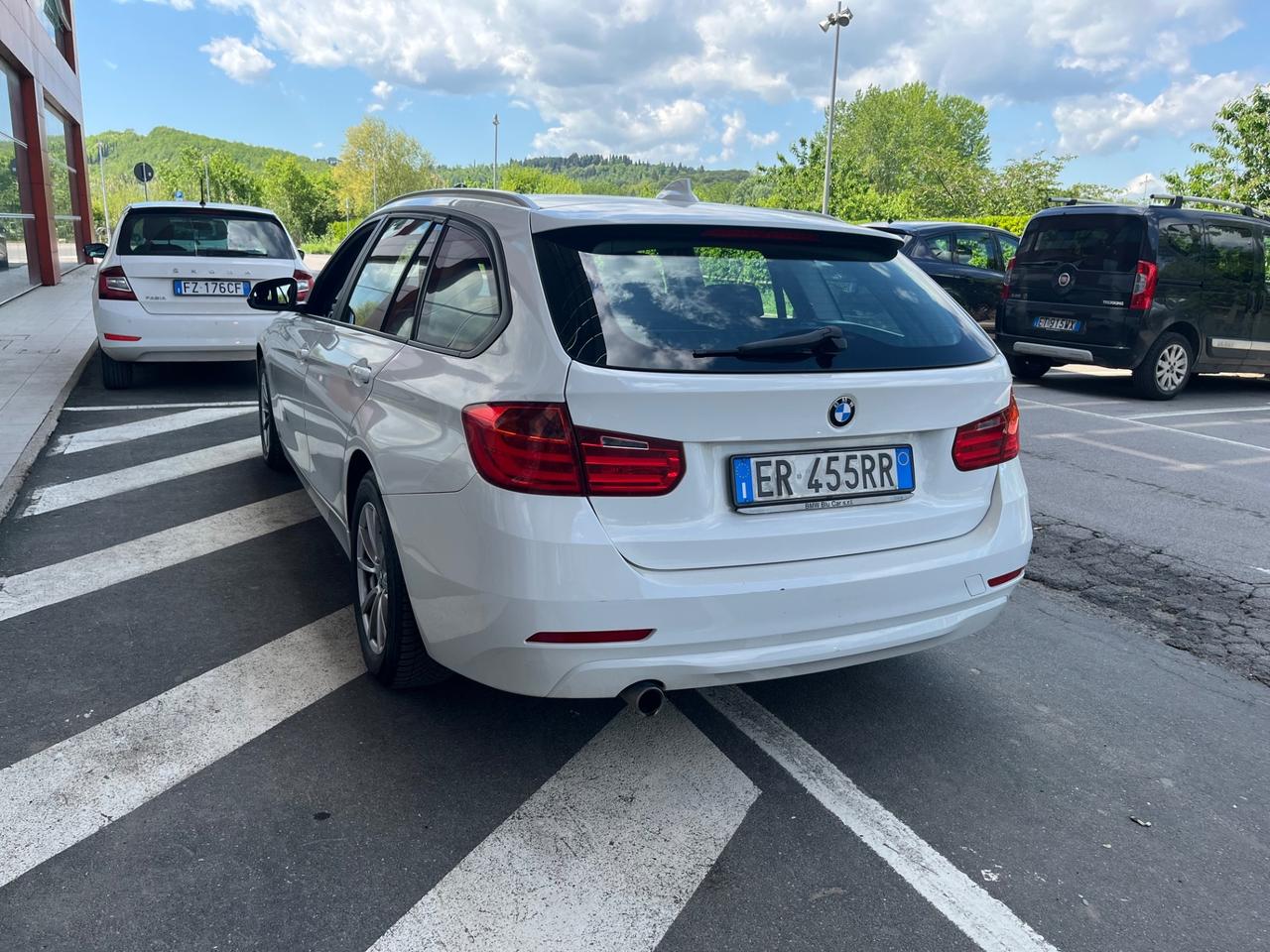 Bmw 318 318d Touring Business automatico 2013 2.0 DIESEL