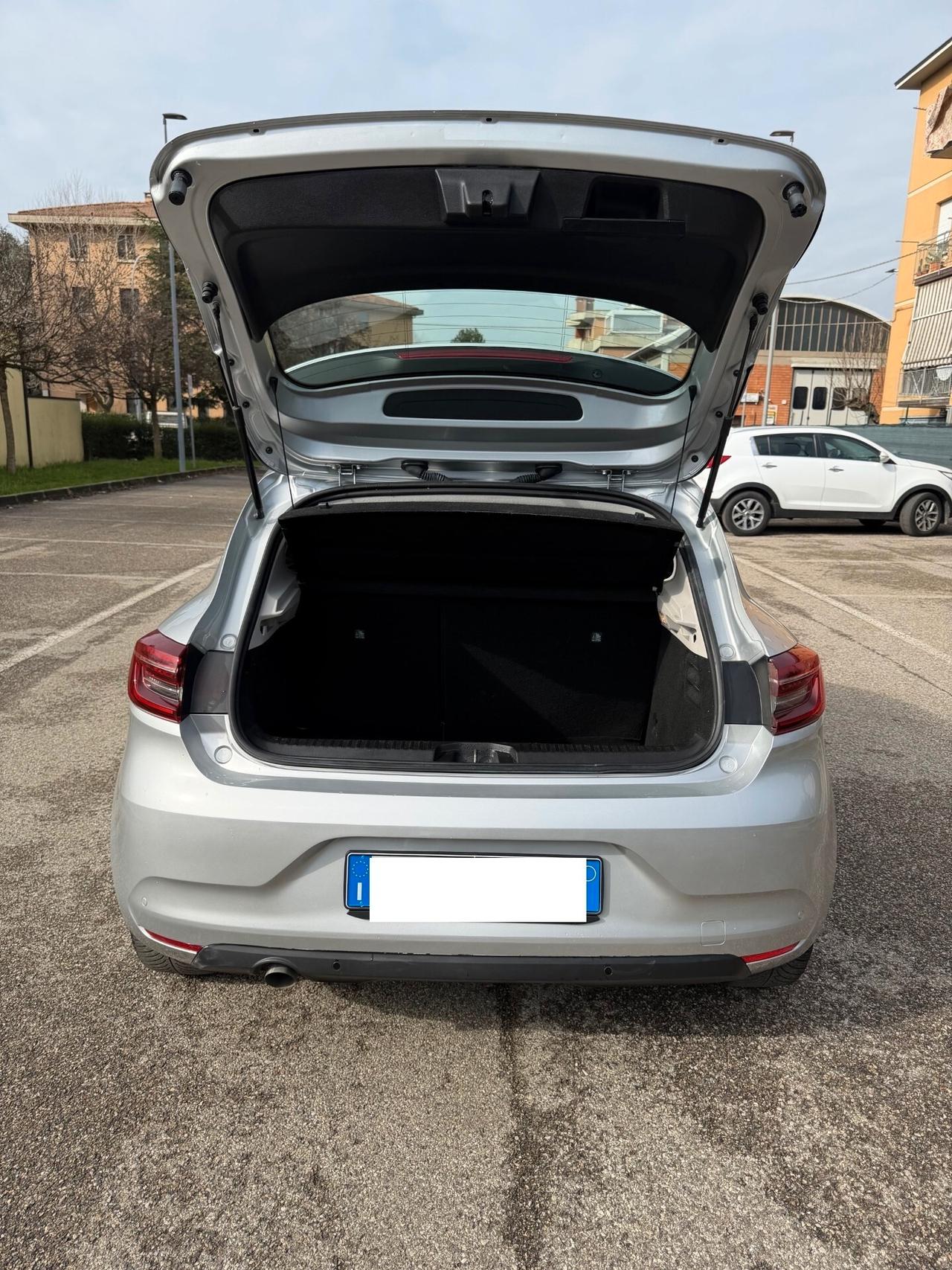 Renault Clio 1.0 tce - NEOP. - NAV. - 12 MESI DI GARANZIA -