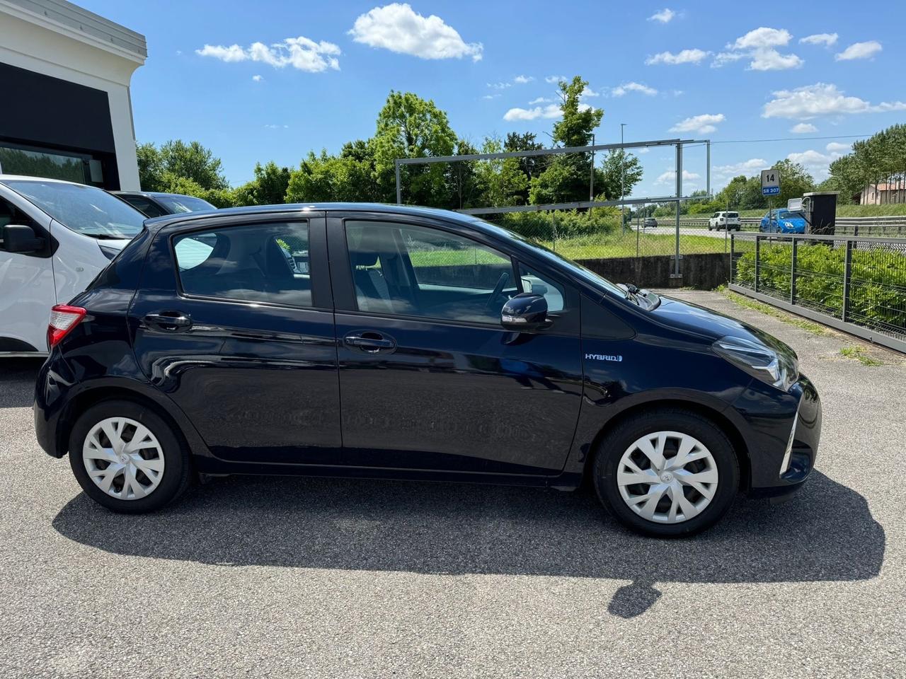 Toyota Yaris 1.5 Hybrid 5 porte NEOPATENTATI