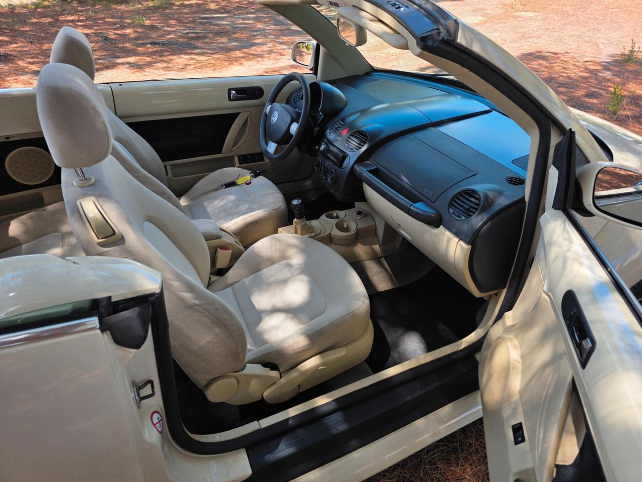 Volkswagen New Beetle 1.6 Cabrio