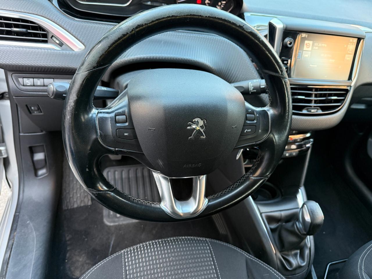 Peugeot 208 BlueHDi 100 5 porte Allure per neopatentati