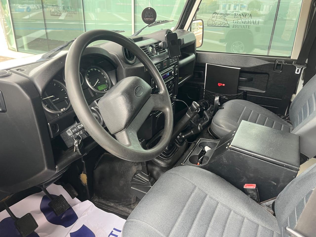 Land Rover Defender 110 2.4 TD4 Hard Top SE