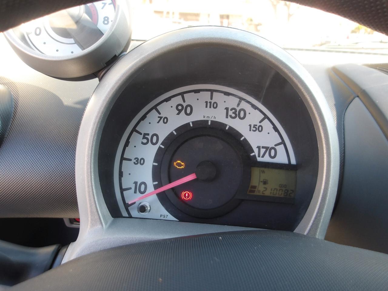 PEUGEOT 107 1.0 BENZ-2006