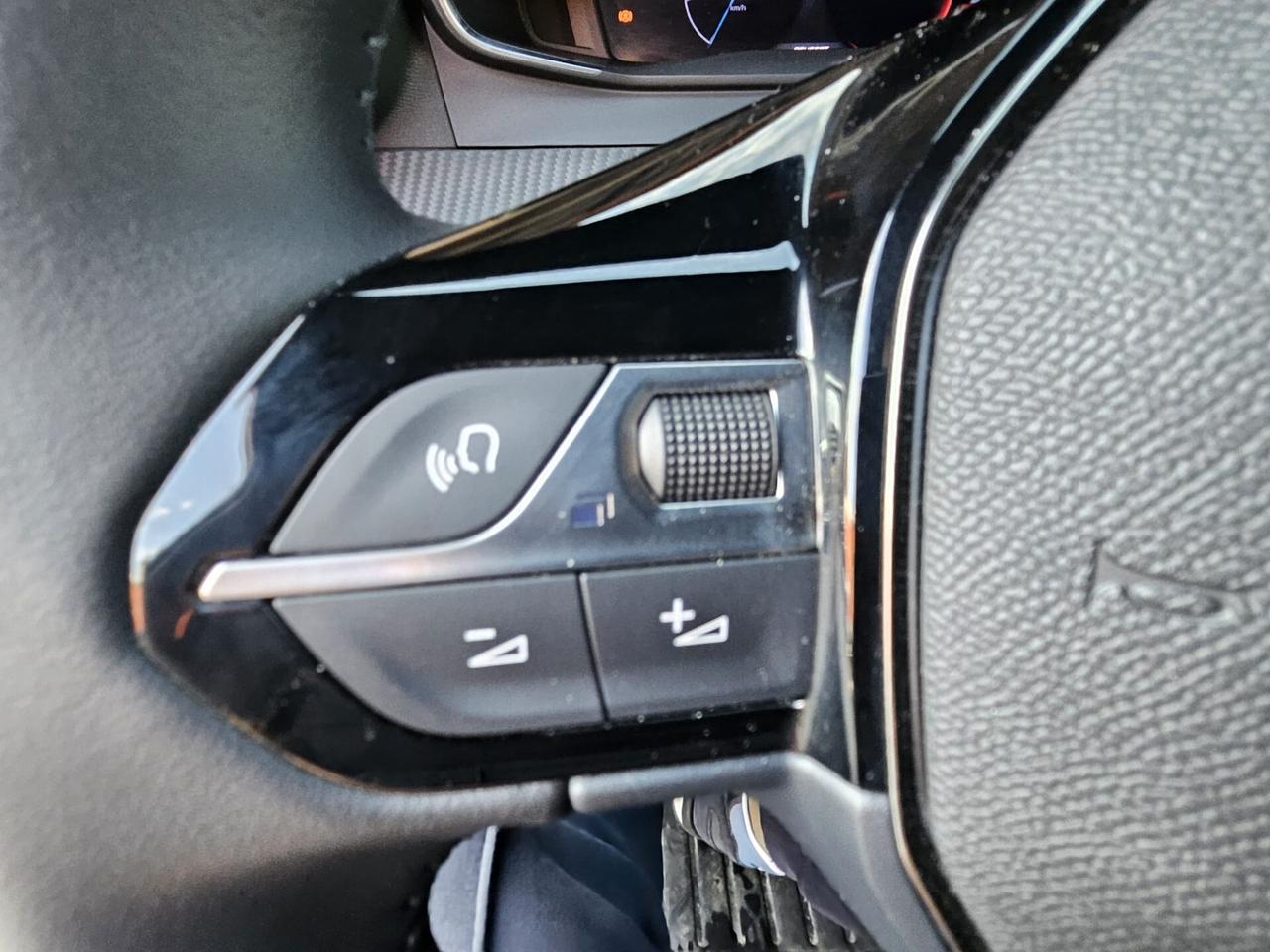 Peugeot 2008 PureTech 100 S&S Allure