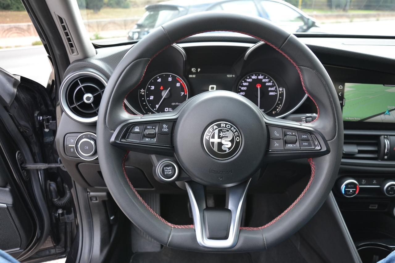 Alfa Romeo Giulia 2.0 TURBO 200CV AT8! Prezzo vero senza vincoli Unipro, fatturabile e italiana Garanzia 12 mesi inclusa!