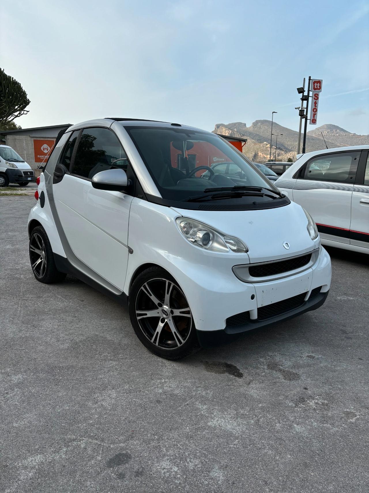 Smart ForTwo 1000 52 kW cabrio pure anno 2007 km 110.000