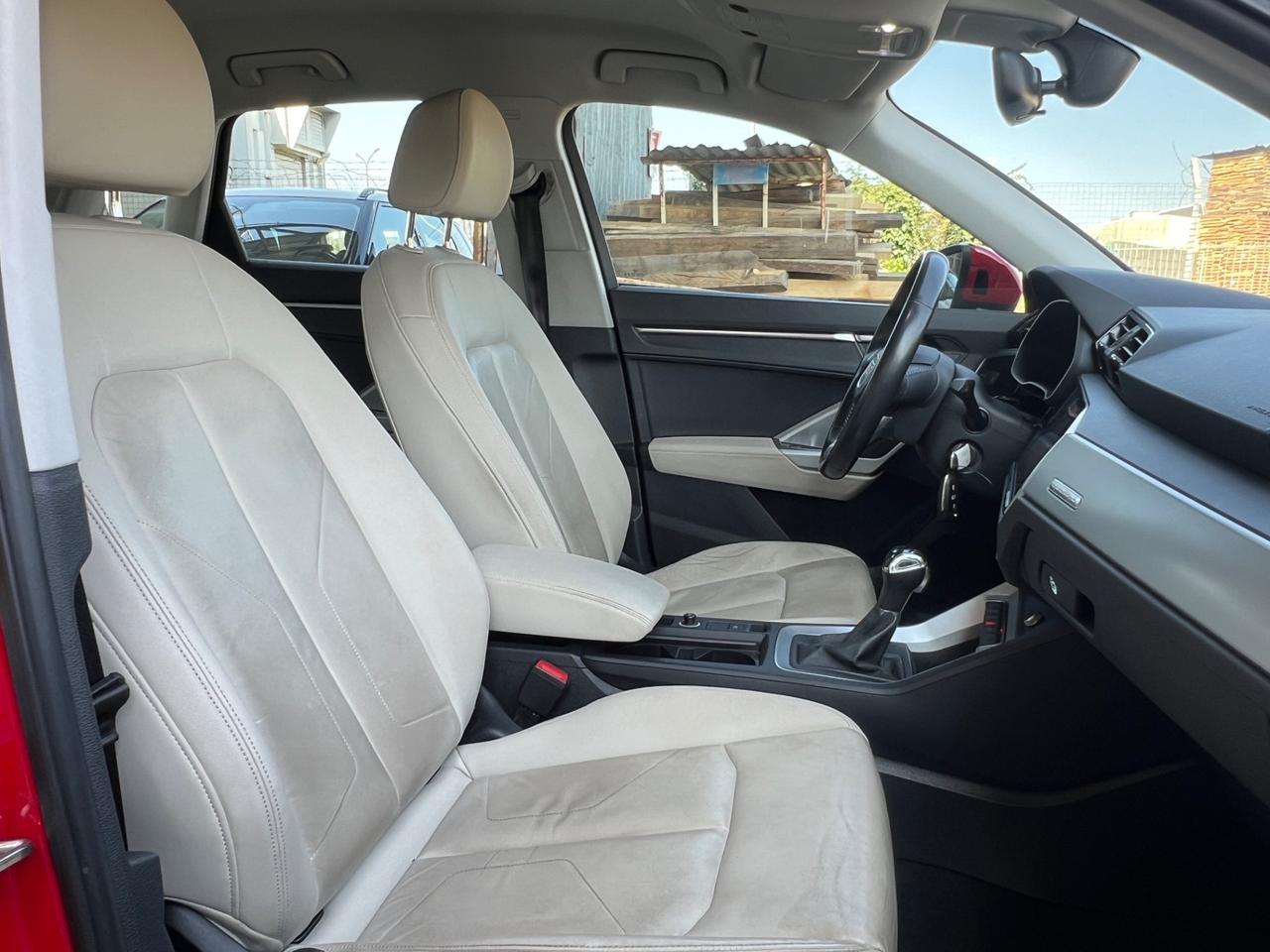 Audi Q3 40 TFSI quattro S tronic Business