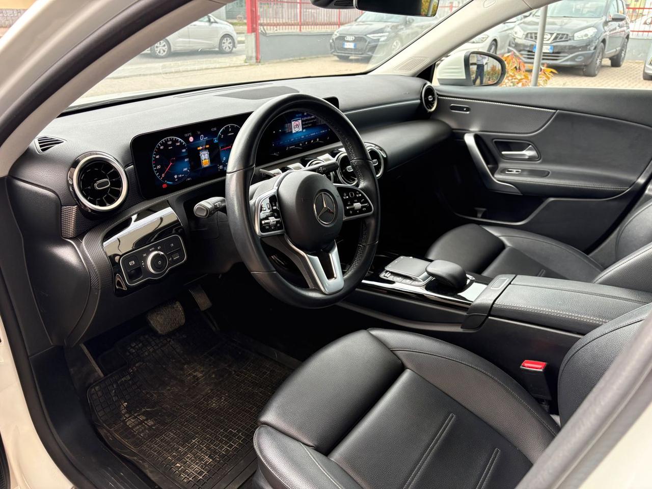 Mercedes-Benz A 180 Business Plus A 180 D #9757