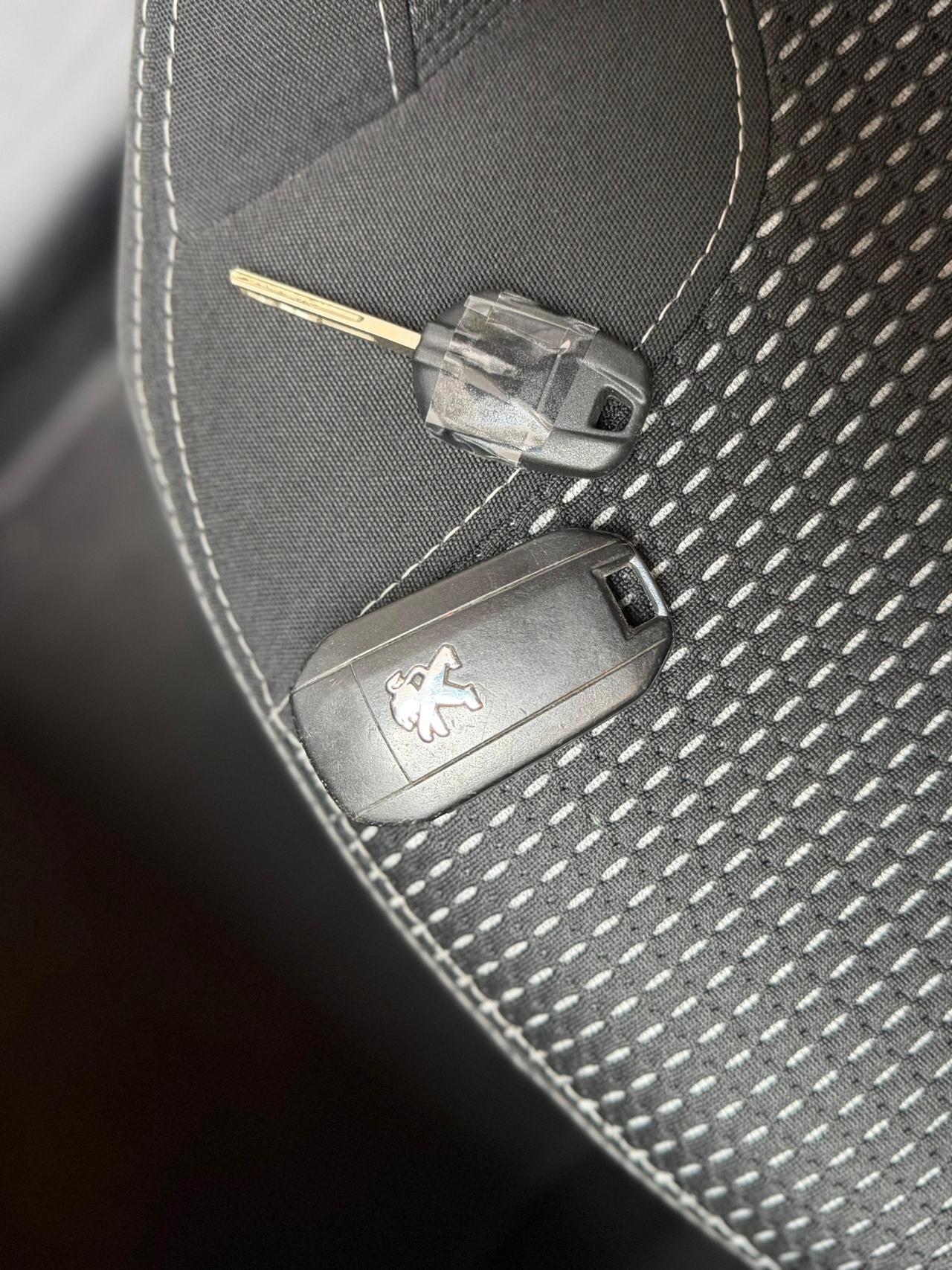 Peugeot 208 PureTech 82 3p. GPL Active