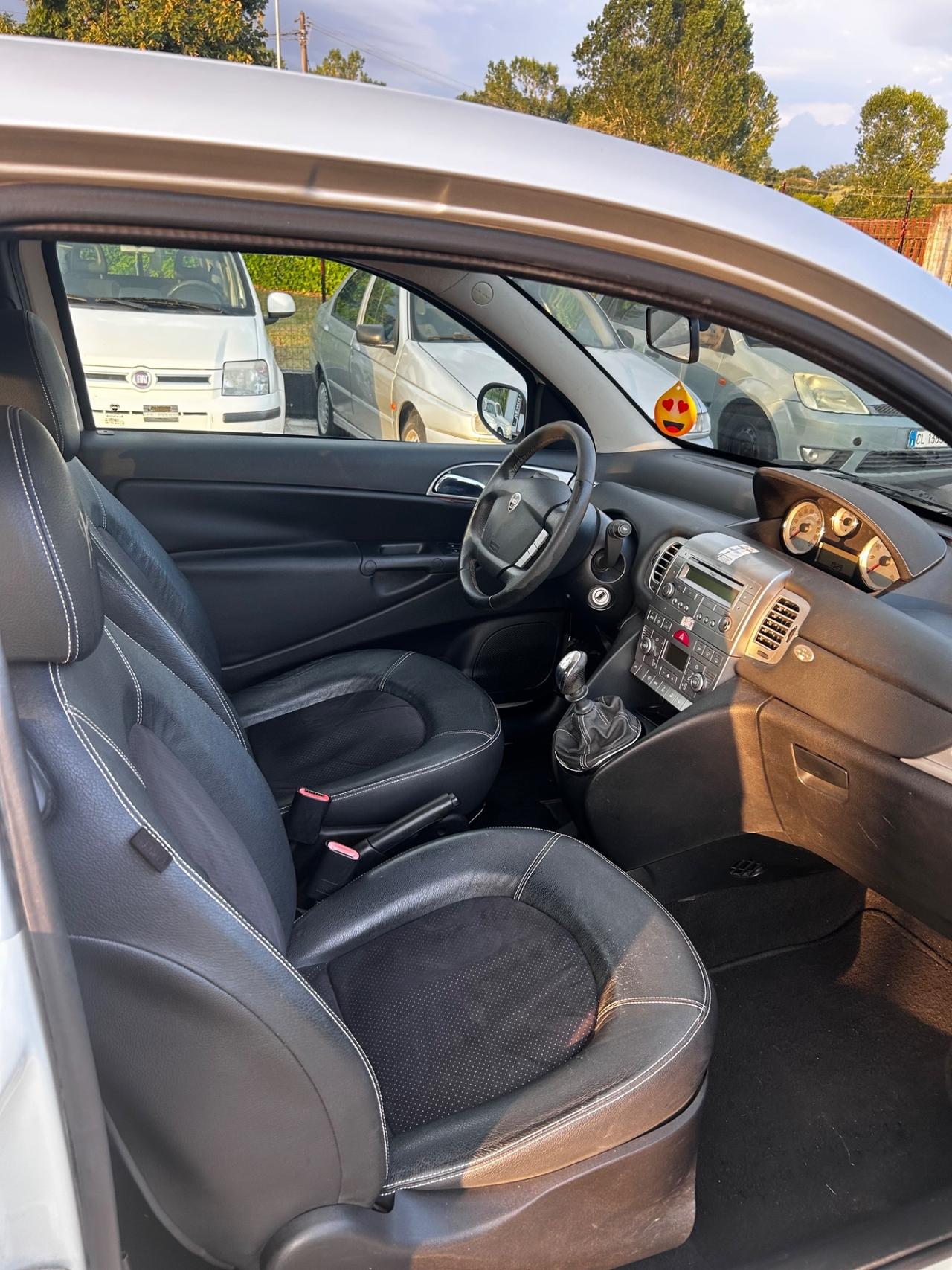 Lancia Ypsilon 1.2 Modamilano