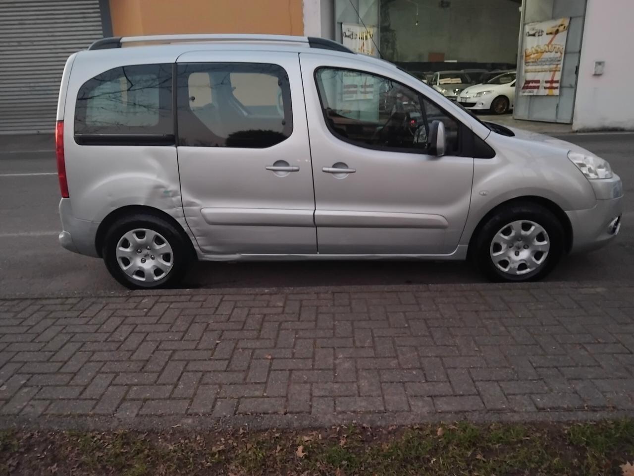 Peugeot Partner Tepee 1.6 HDi 90CV Outdoor 5 POSTI FURGONATO X NEO PATENTATI