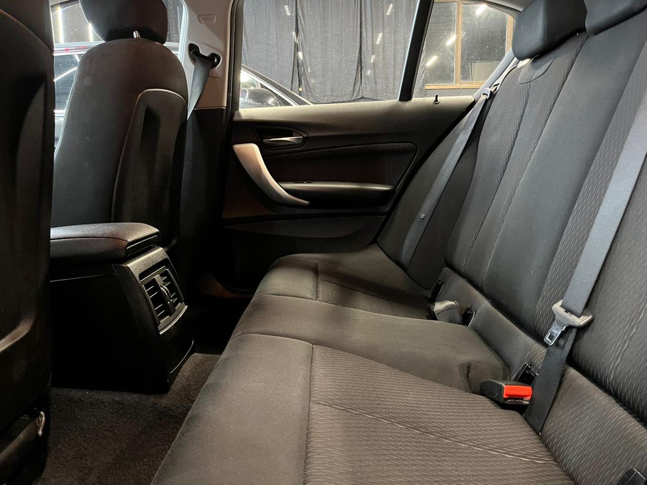 Bmw 116d 5p. Urban OK NEOPATENTATI