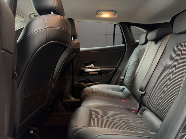 MERCEDES-BENZ GLA 200 Automatic Sport