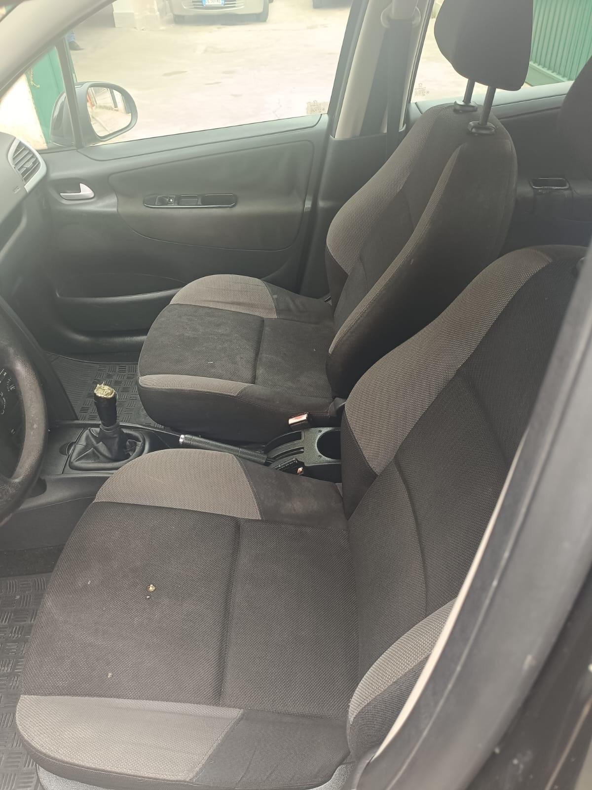 Peugeot 207 1.4 HDi 70CV 5p. XS
