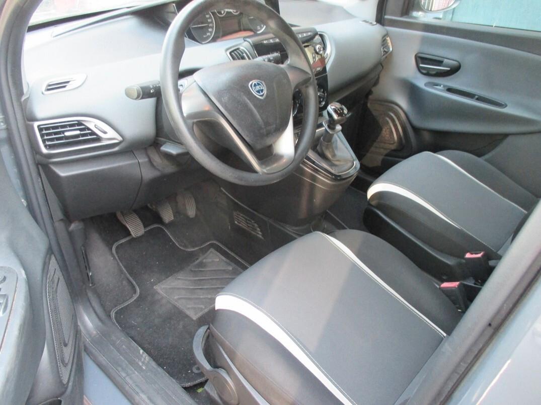 Lancia Ypsilon 0.9 t.air Gold ecochic metano 80cv E6