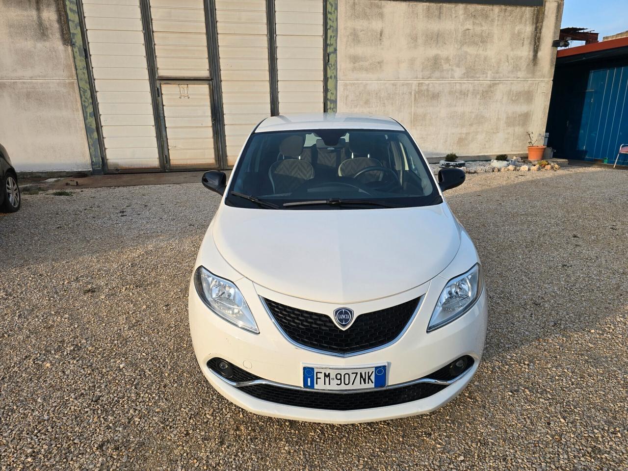 Lancia Ypsilon 1.2 69 CV 5 p benzina
