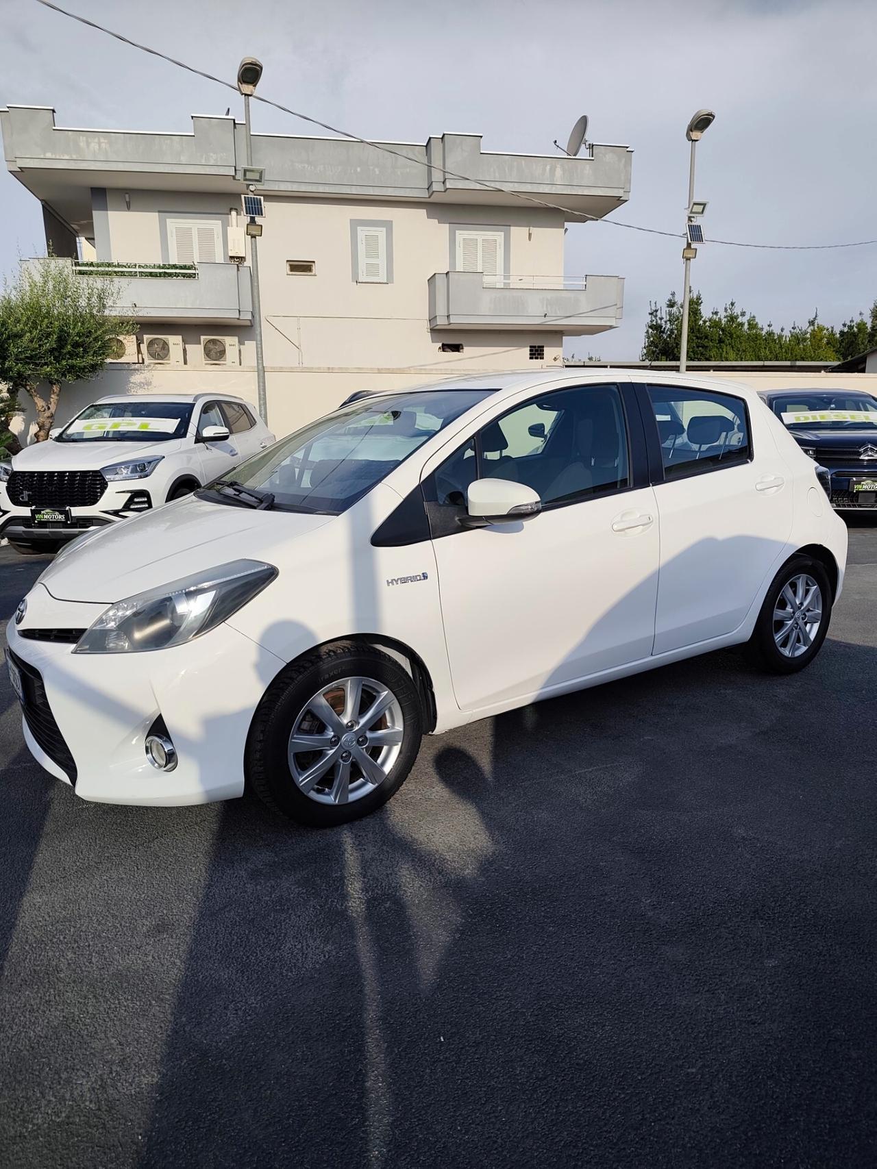 Toyota Yaris 1.5 Hybrid Lounge 07/2013