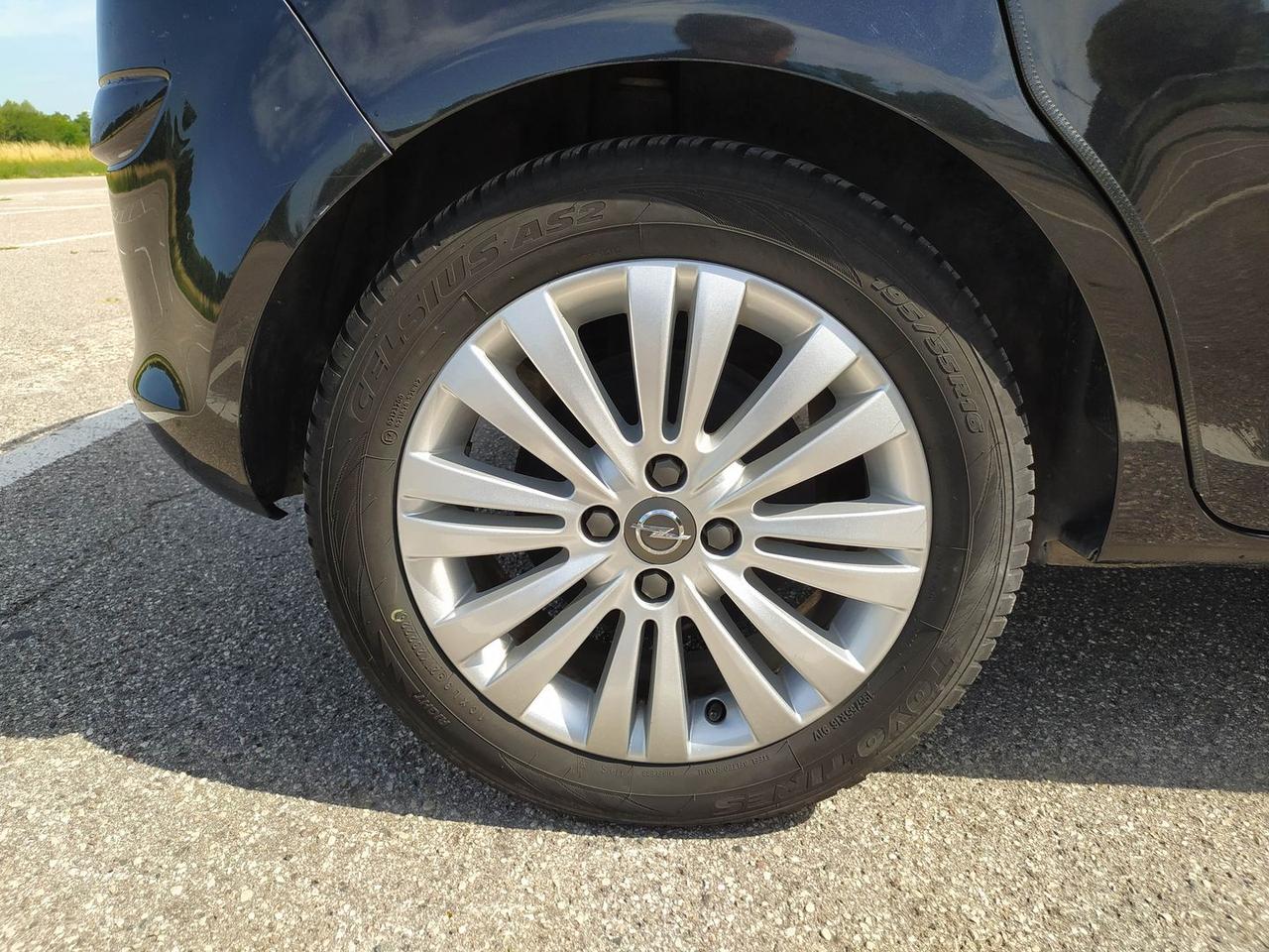Opel Corsa Cosmo 1.2 #11303