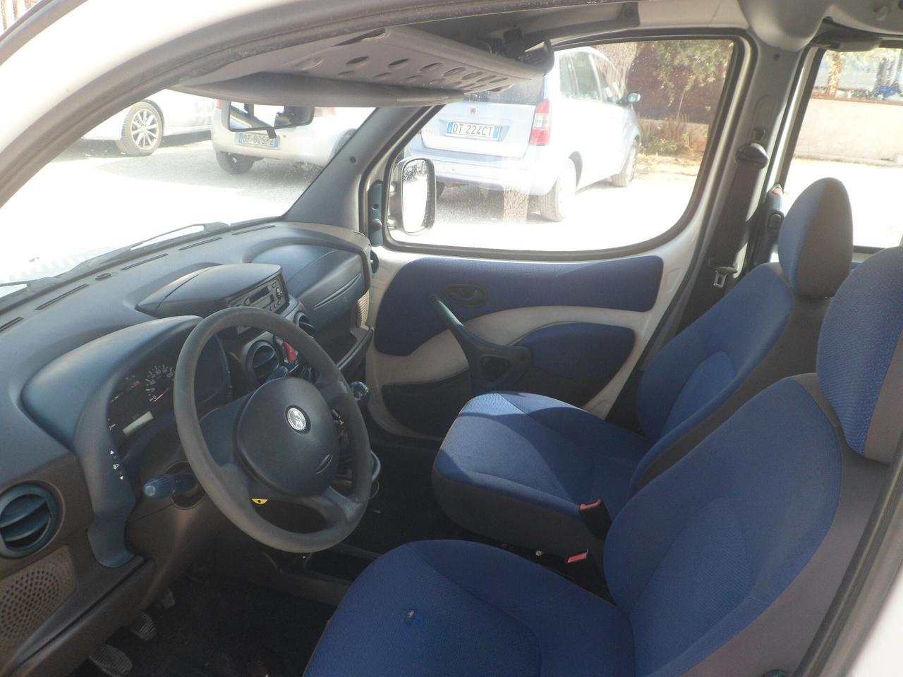 Fiat Doblo 5 posti autocarro
