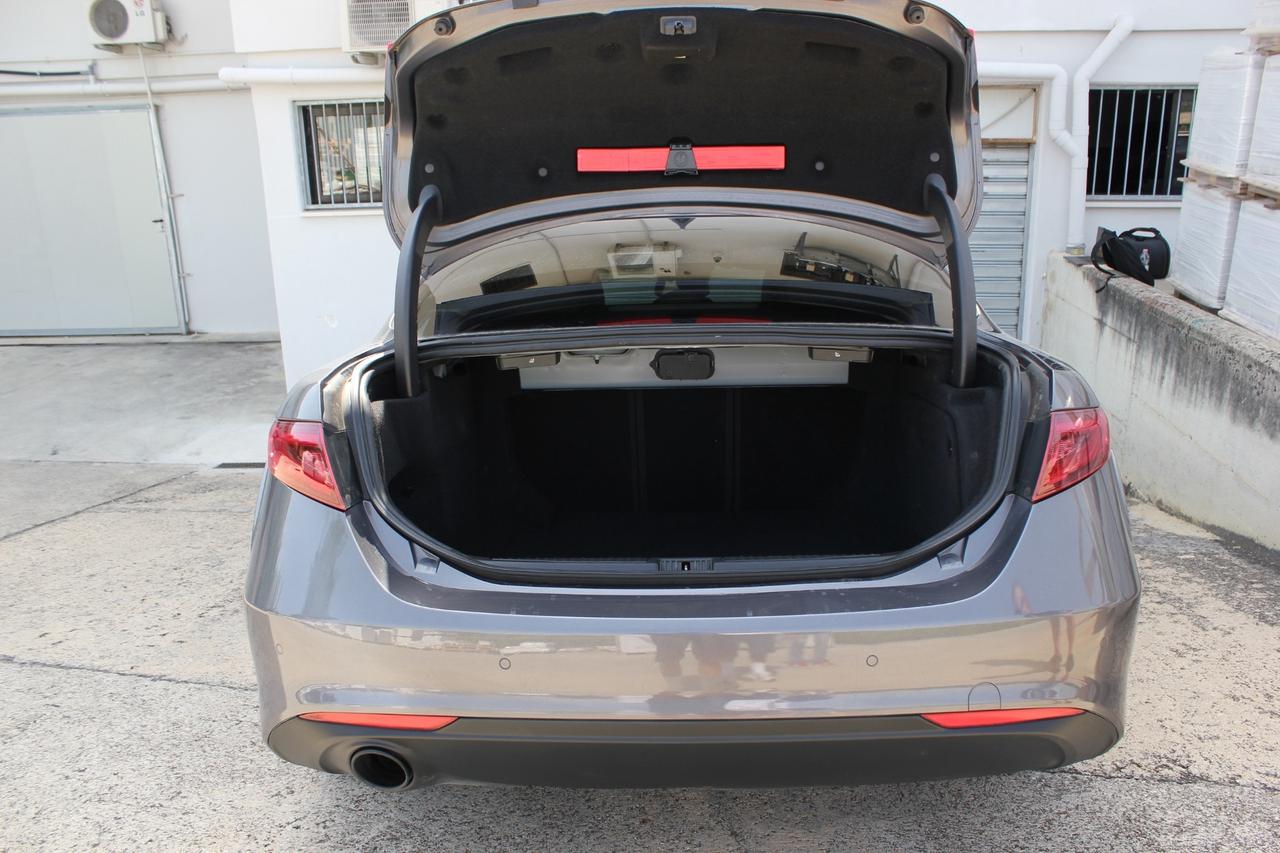 Alfa Romeo Giulia 2.2 Turbo Diesel Business B-Tech Aut.