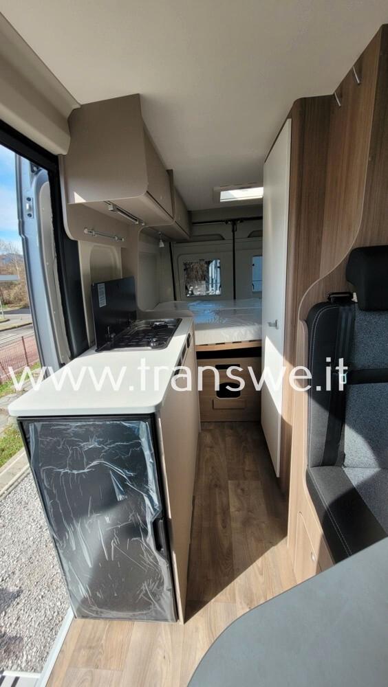 Carado CV600 van con letto matrimoniale posteriore