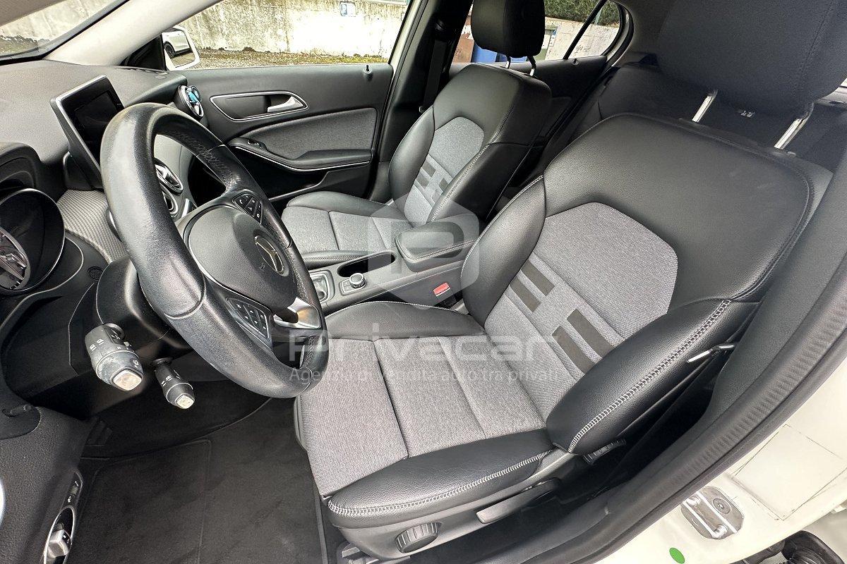 MERCEDES GLA 180 d Business