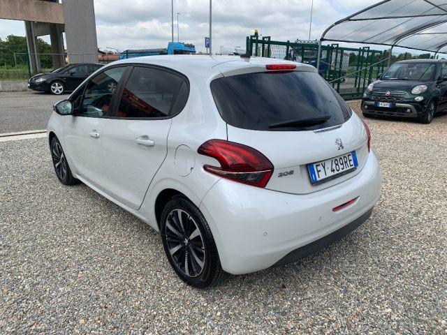 PEUGEOT 208 1° serie PureTech 82 Stop&Start 5 porte Signature