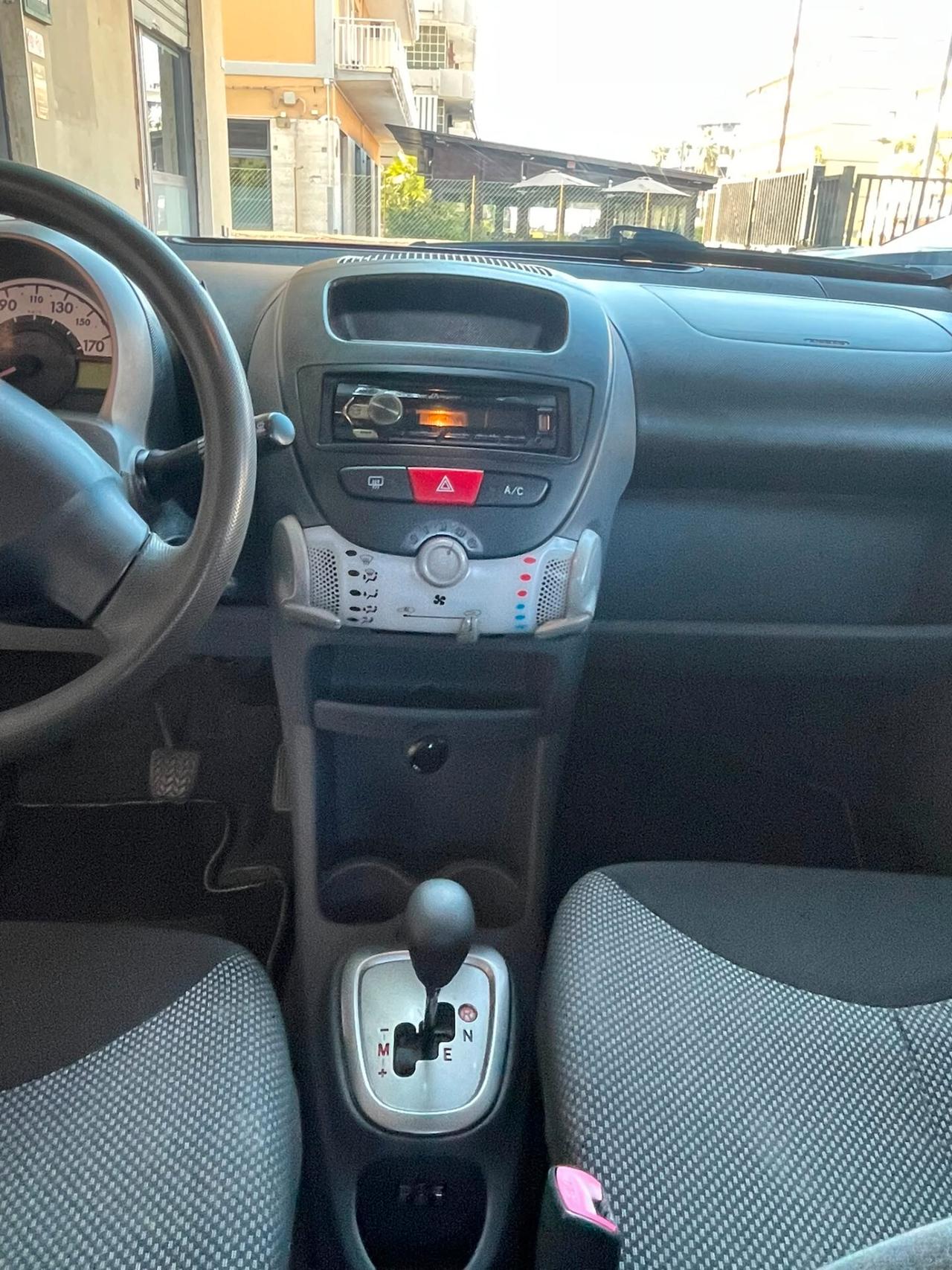 Toyota Aygo 1.0 12V VVT-i 5 porte Sol