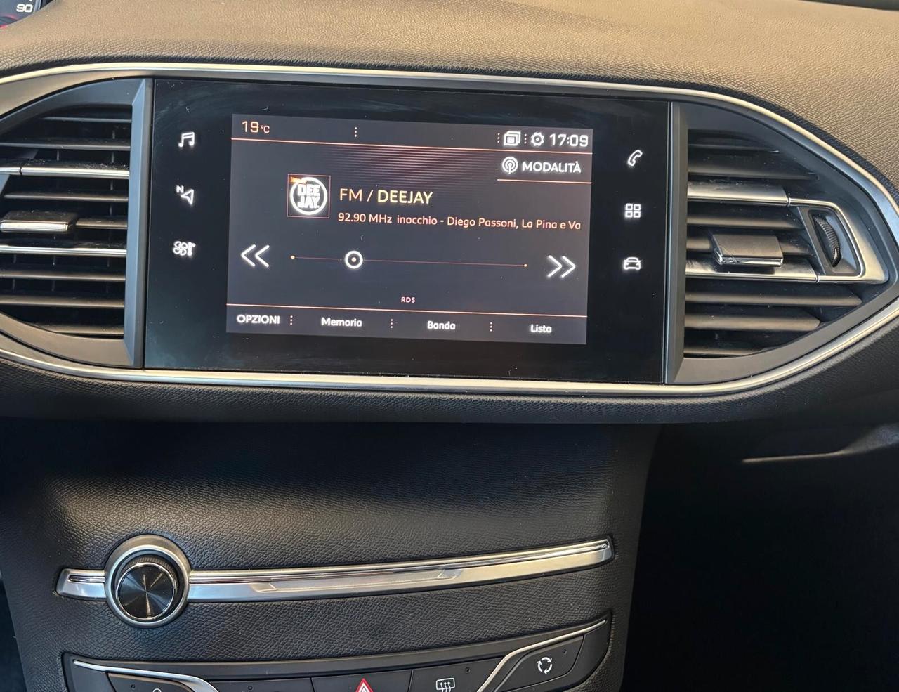 Peugeot 308 BlueHDi 120 cv anno 2018 AUTOCARRO