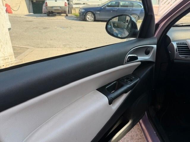 Lancia Ypsilon 1.2 69 CV Elle 11.2010 ok nep cv 116000