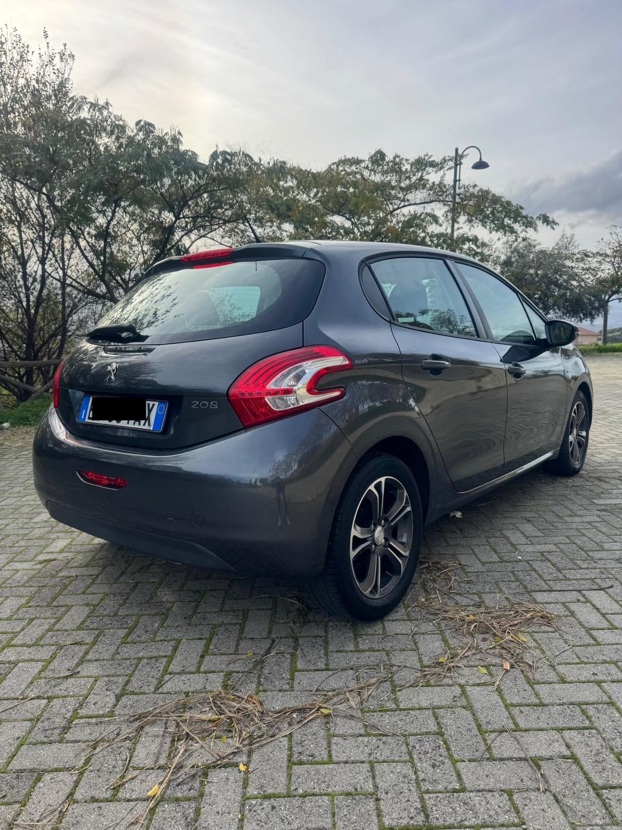 Peugeot 208 1.4 HDi 68Cv 2015