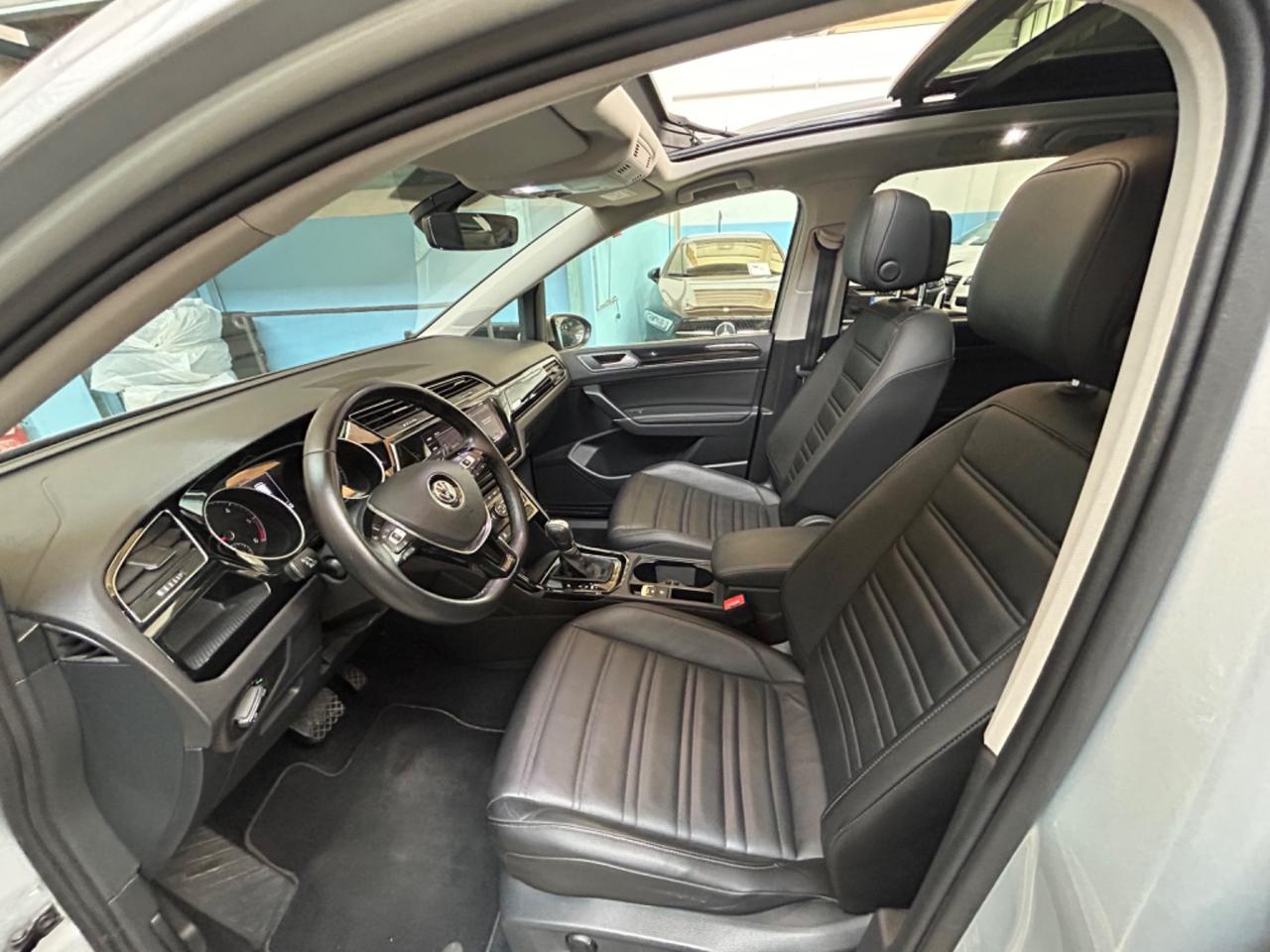 Volkswagen Touran 2.0 TDI 150 CV SCR DSG Executive BlueMotion Tech.