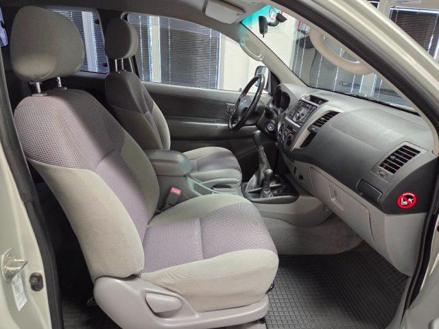 TOYOTA Hilux 2.5 D-4D 4WD Extra Cab UNICOPROPIETARIO