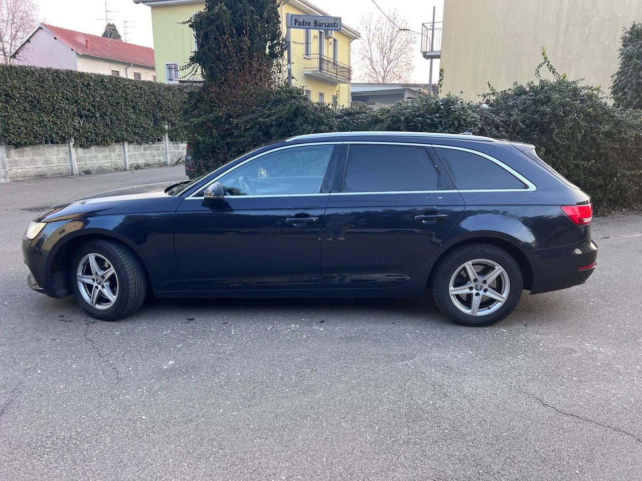 Audi A4 2.0 35 TDI Business Sport #8876
