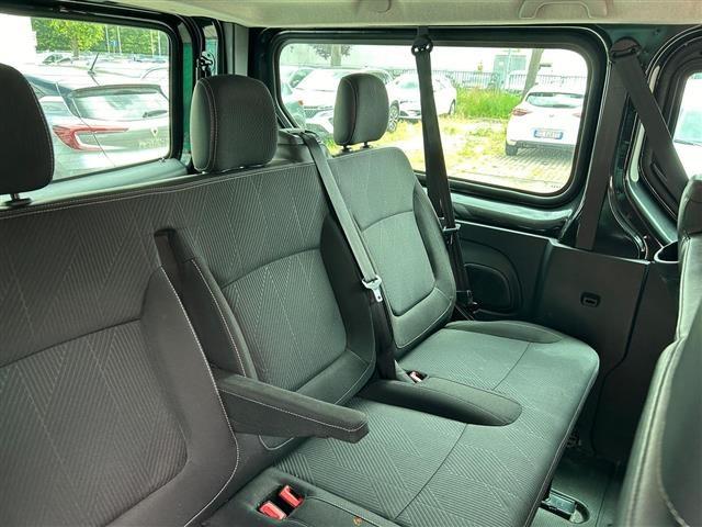 RENAULT Trafic passenger T29 2.0 dci 145cv L2H1 Energy Zen