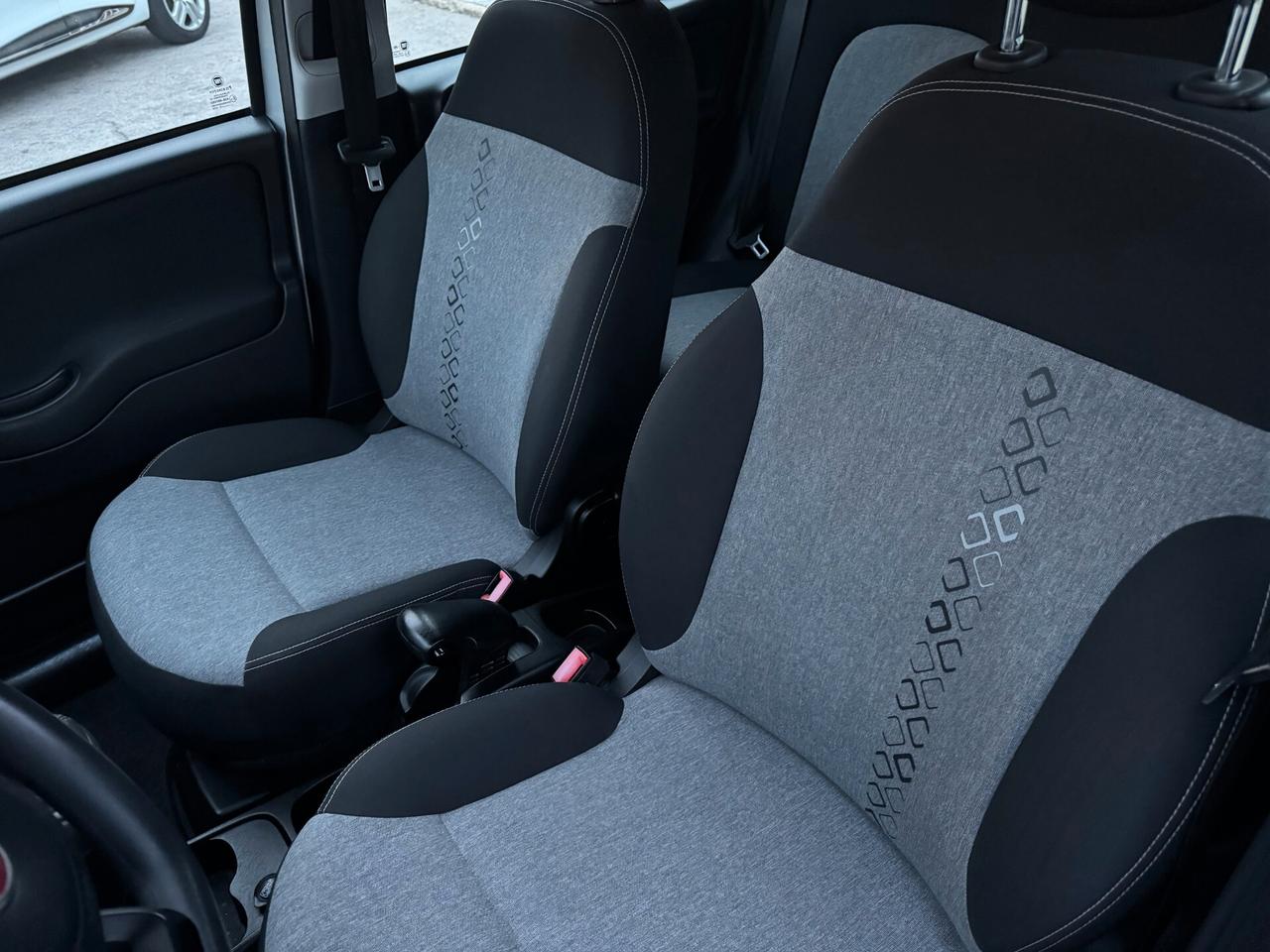 Fiat Panda 1.2 Lounge 2018 COMANDI AL VOLANTE