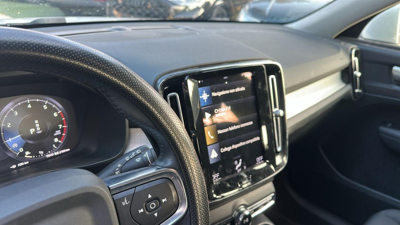 Volvo XC40 T2 automatico Business