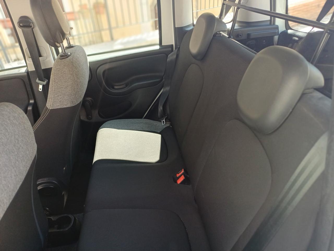 Fiat Panda Hybrid autocarro 4 posti