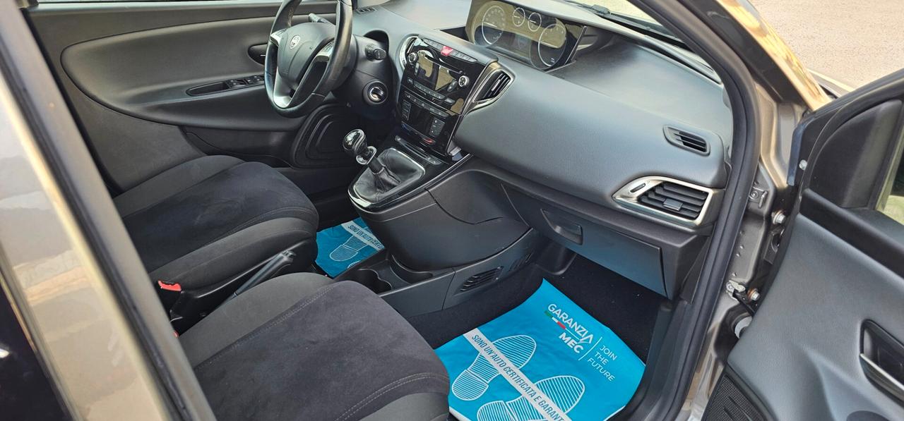 Lancia Ypsilon 1.2 69 CV 5 porte S&S Gold