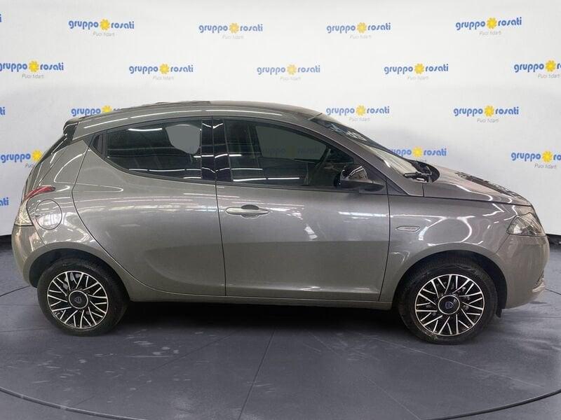 Lancia Ypsilon New 5 porte My24 1.0 Firefly 70 CvStart&Stop Hybrid Oro