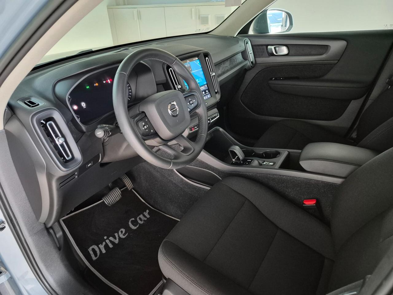 Volvo XC40 B3 2.0 HYBRID ESSENTIAL AUTOMATICA LED NAVI APPLE CAR PLAY/ANDROID AUTO RETROCAMERA C.18 KEYLESS VETRI PRIVACY