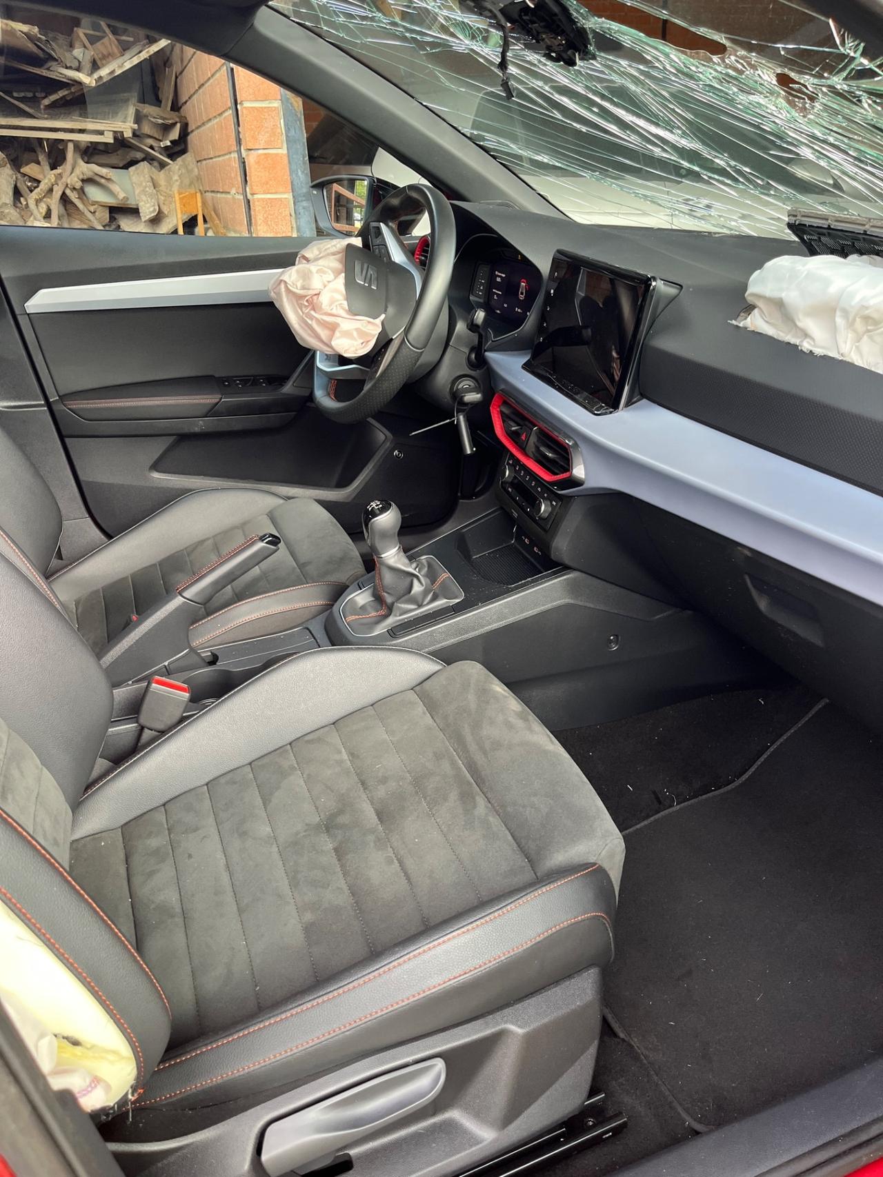 Seat Ibiza 2023 1.0 BENZINA FR INCIDENTATA