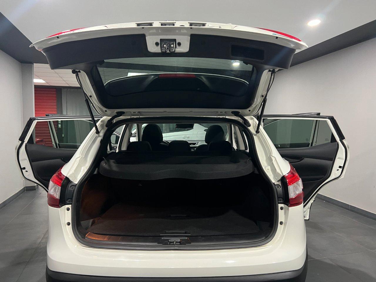 Nissan Qashqai 1.5 dci Tekna 110cv E6 TETTO PANORAMICO