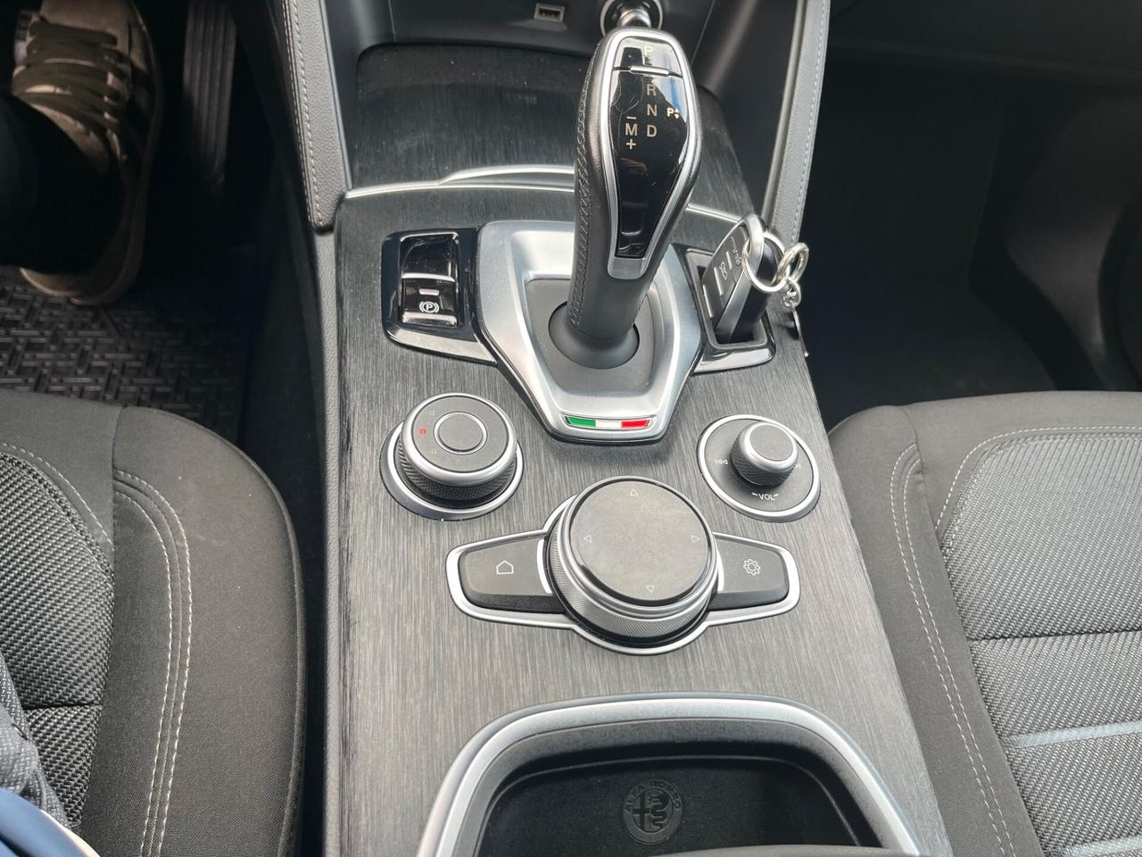 Alfa Romeo Stelvio 2.2 Turbodiesel 160 CV AT8 RWD Business