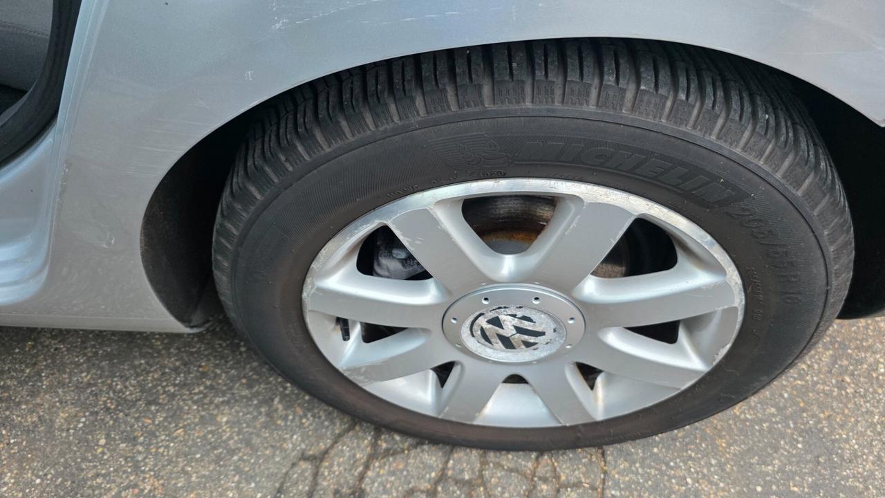 Volkswagen Golf 1.6 16V FSI 5p. Comfortline