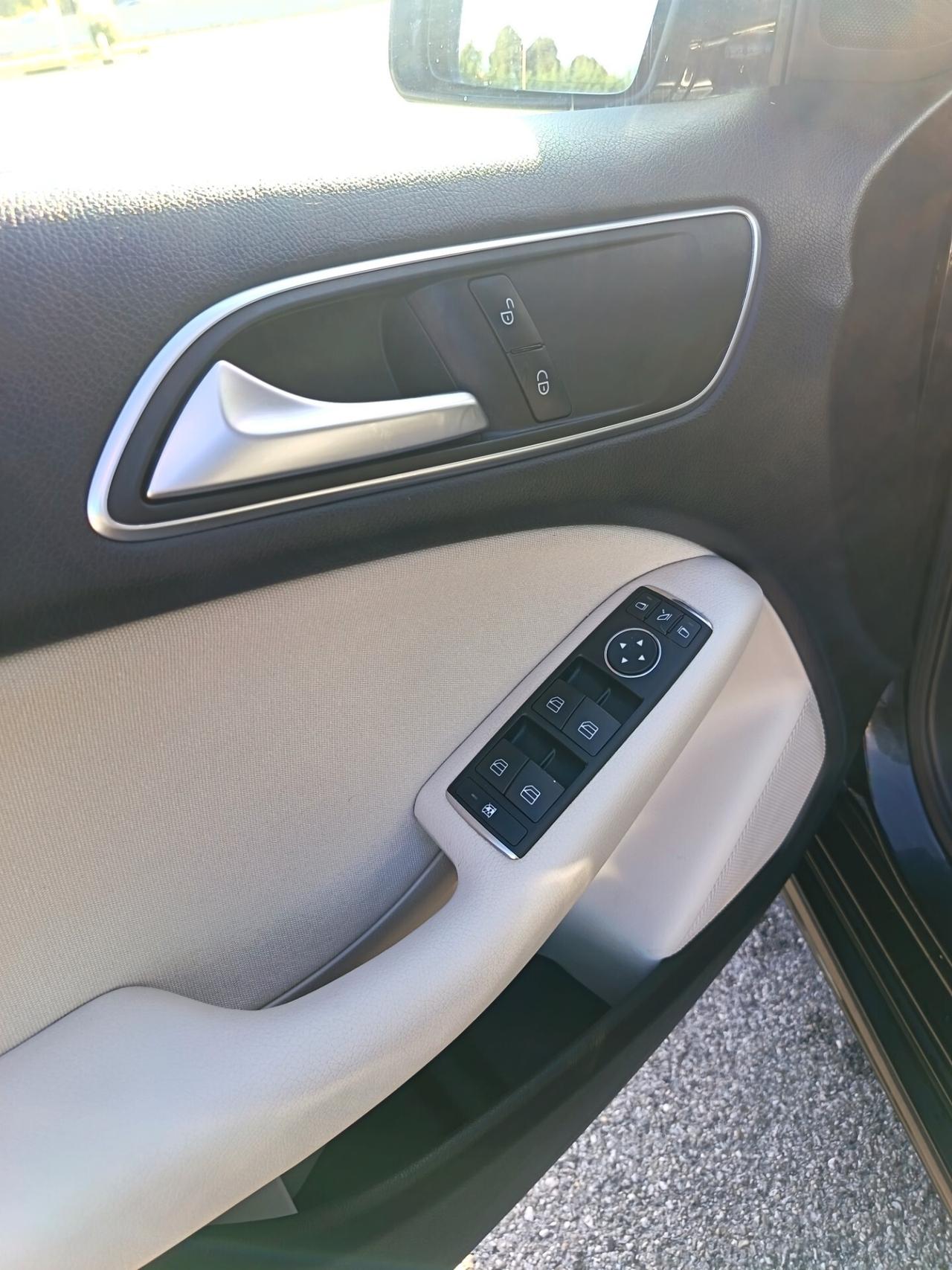 Mercedes-benz B 180 CDI BlueEFFICIENCY Executive