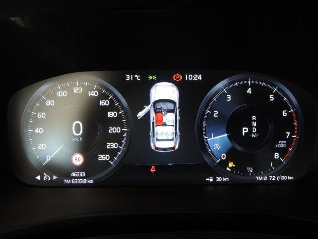 VOLVO XC40 T3 Geartronic Momentum Pro
