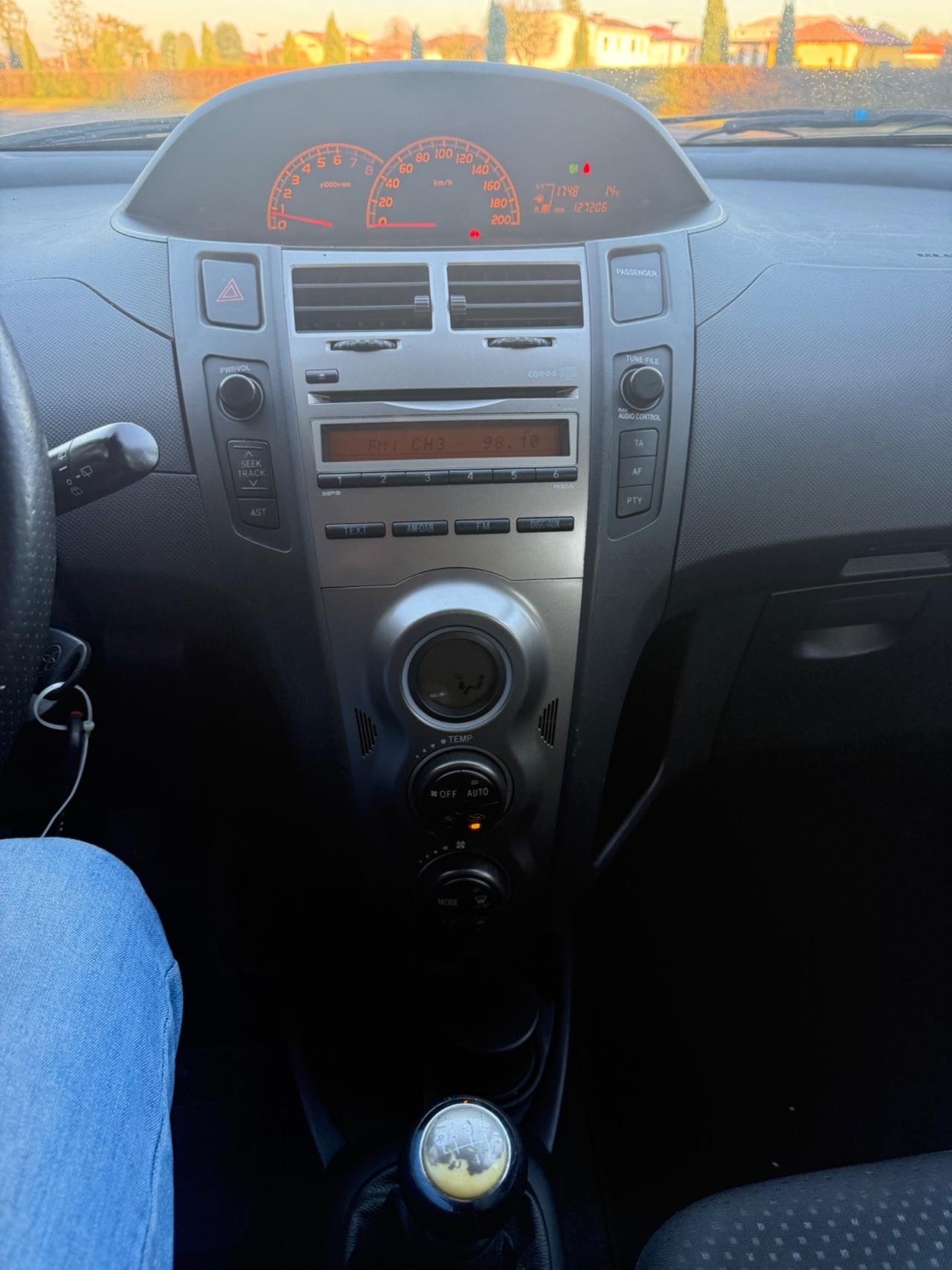 Toyota Yaris 1.3 5 porte Sol