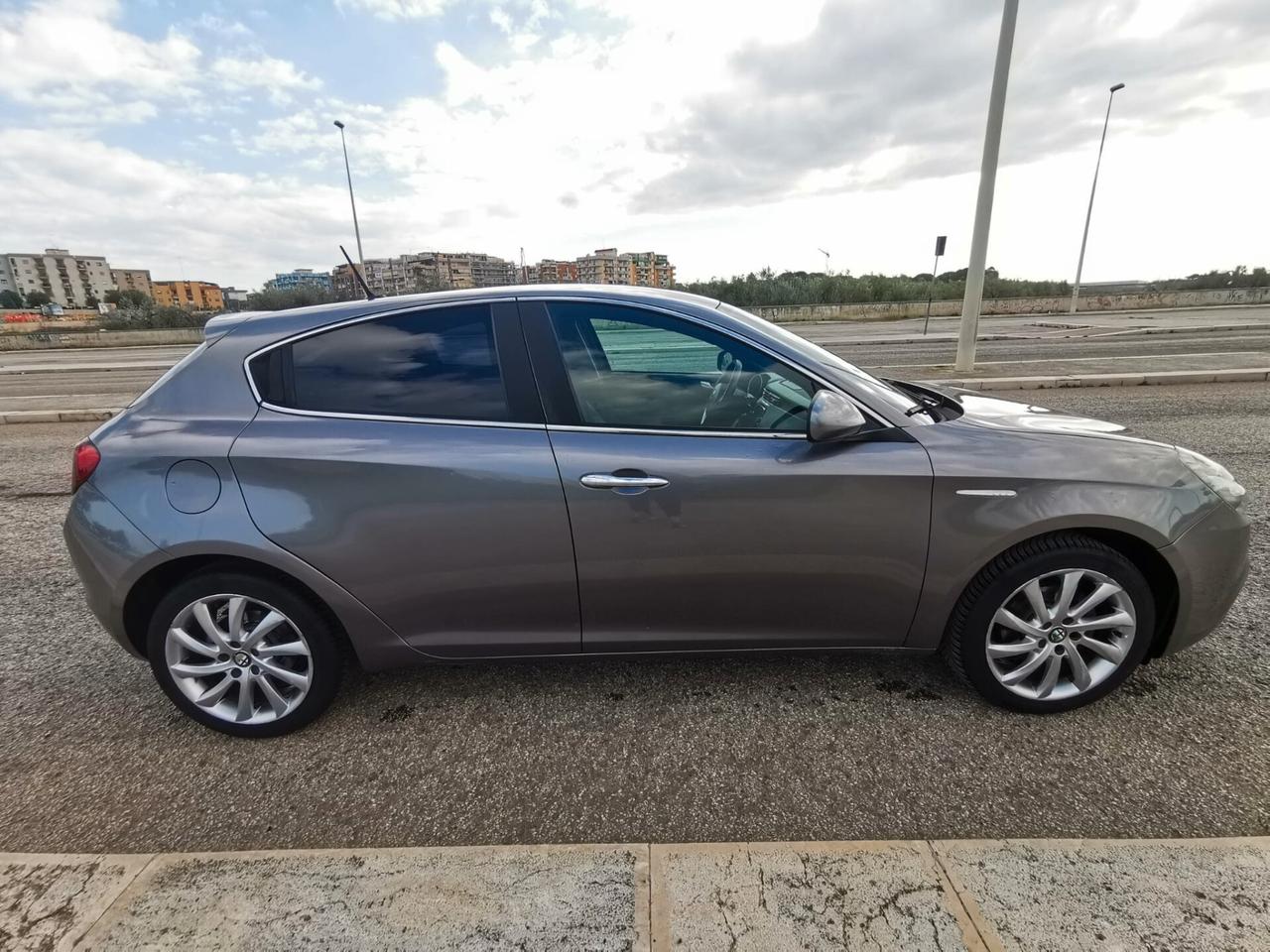 Alfa Romeo Giulietta 1.6 JTDm-2 105 CV Distinctive