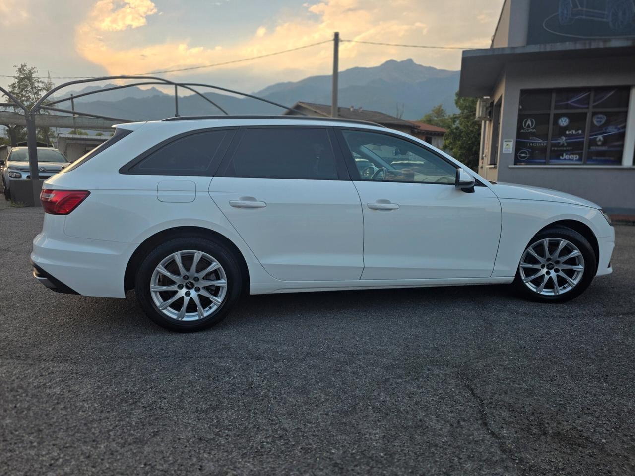 Audi A4 Avant 30 TDI/136 CV S tronic Business